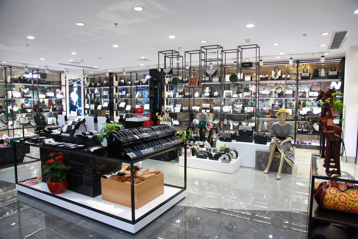 長沙溫爾皮具店裝修設(shè)計(jì)效果圖_長沙高橋皮具店裝修_長沙裝修公司_永祺商業(yè)裝飾